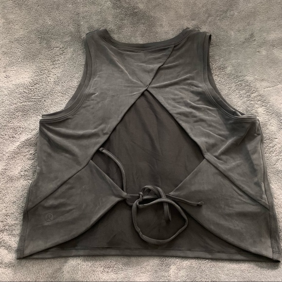 Open Tie-Back Tank Black size 8-10 - Picture 2 of 4